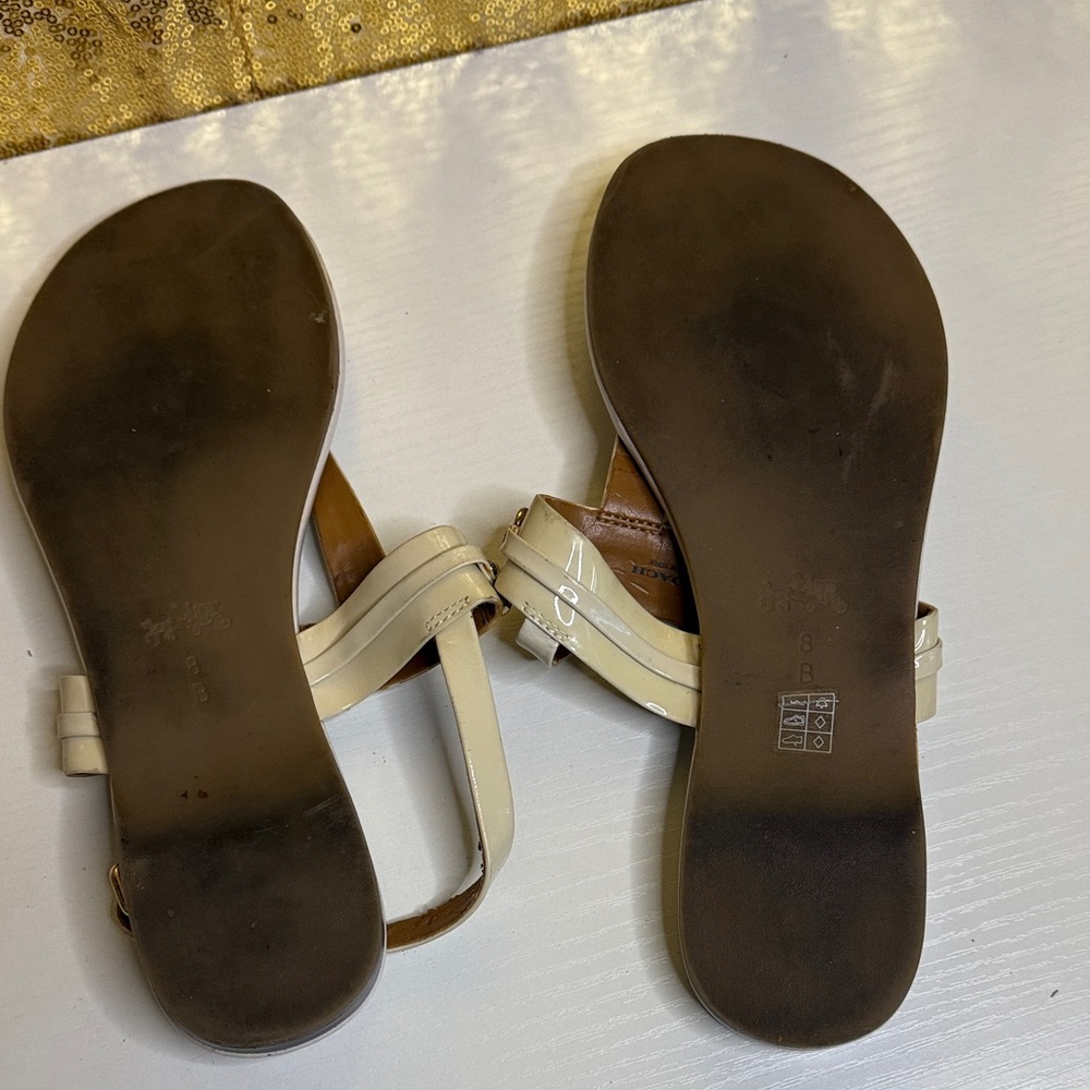Coach Caterine patent leather Beige and Cream Sandals with Gold Details - Picture 11 of 11